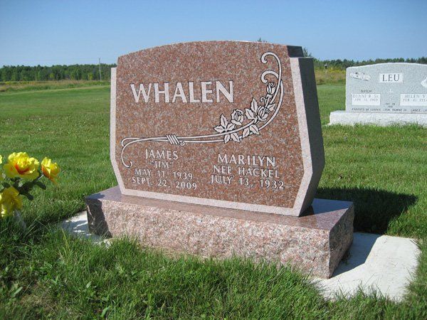 Upright die monument