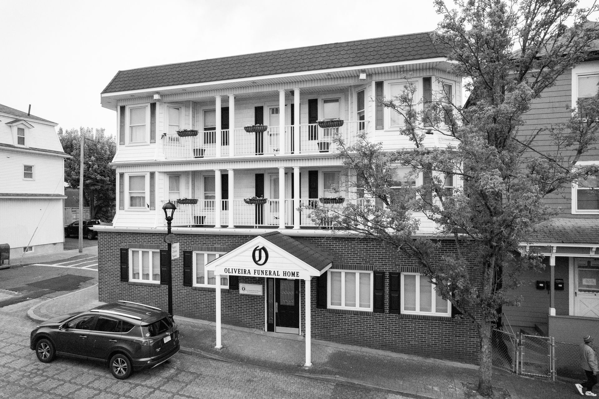 Home | Oliveira Family Funeral Homes & Cremation Service