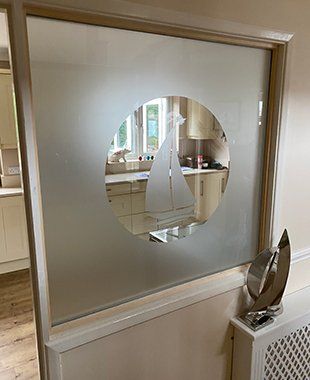 For bespoke mirrors in the Isle of Wight call 07855 298 051