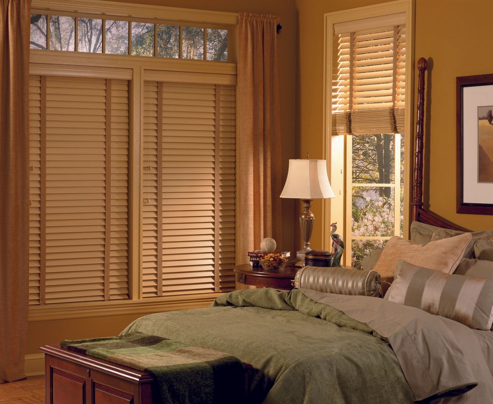 Everwood® Alternative Blinds for Bedroom Windows in Homes Near Elizabethtown, Kentucky (KY) with PowerView® Automation System