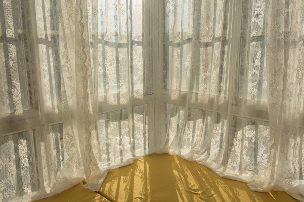 Hunter Douglas Design Studio™ Custom Drapes, curtains on a bay window near Elizabethtown, Kentucky (KY)