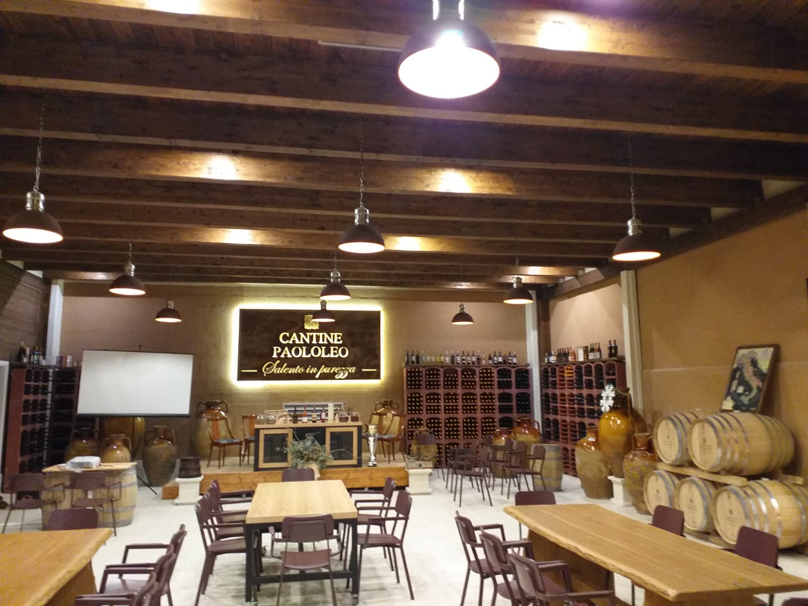 cantina in legno