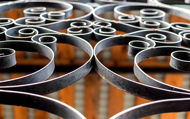 TALLER DE FORJA DE LA CRUZ - fabricación y automatización de puertas y portones