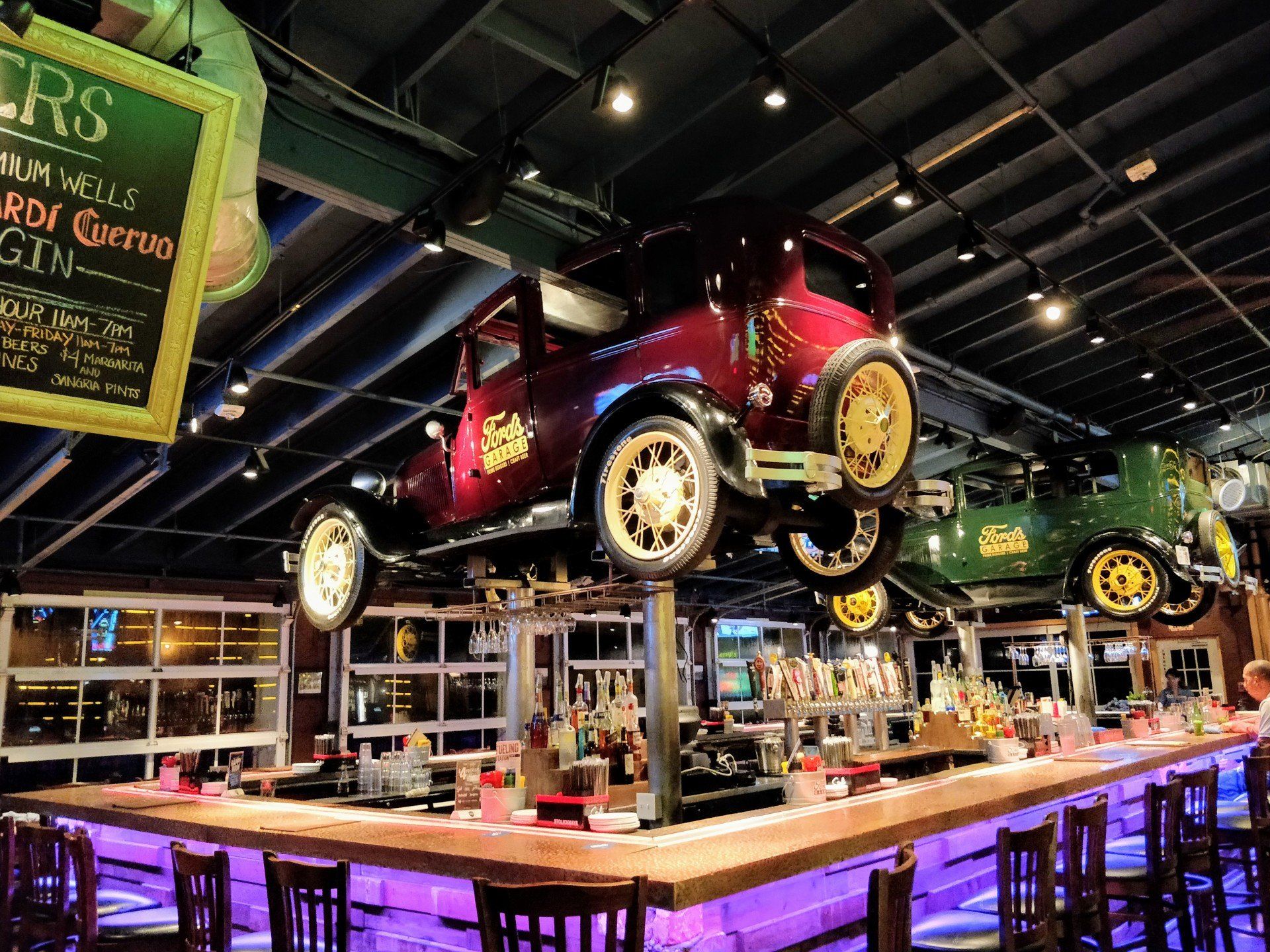 Villa Lion's Garden - Ford's Garage Cape Coral