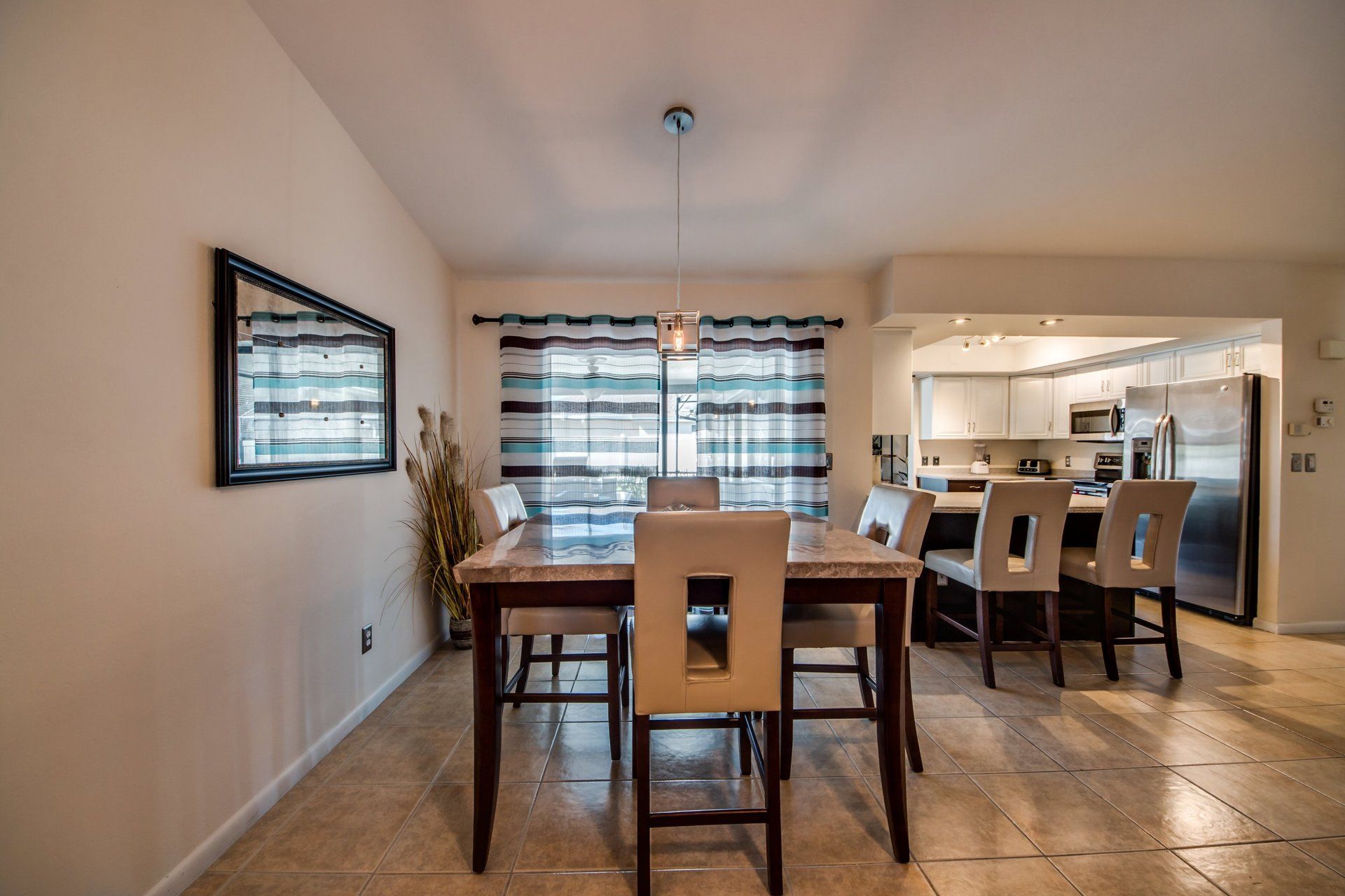 Villa Lion's Garden - Kitchen & Dining Area