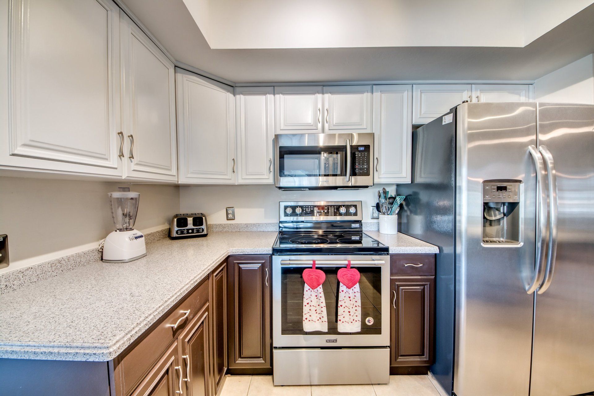 Villa Lion's Garden - Kitchen & Dining Area