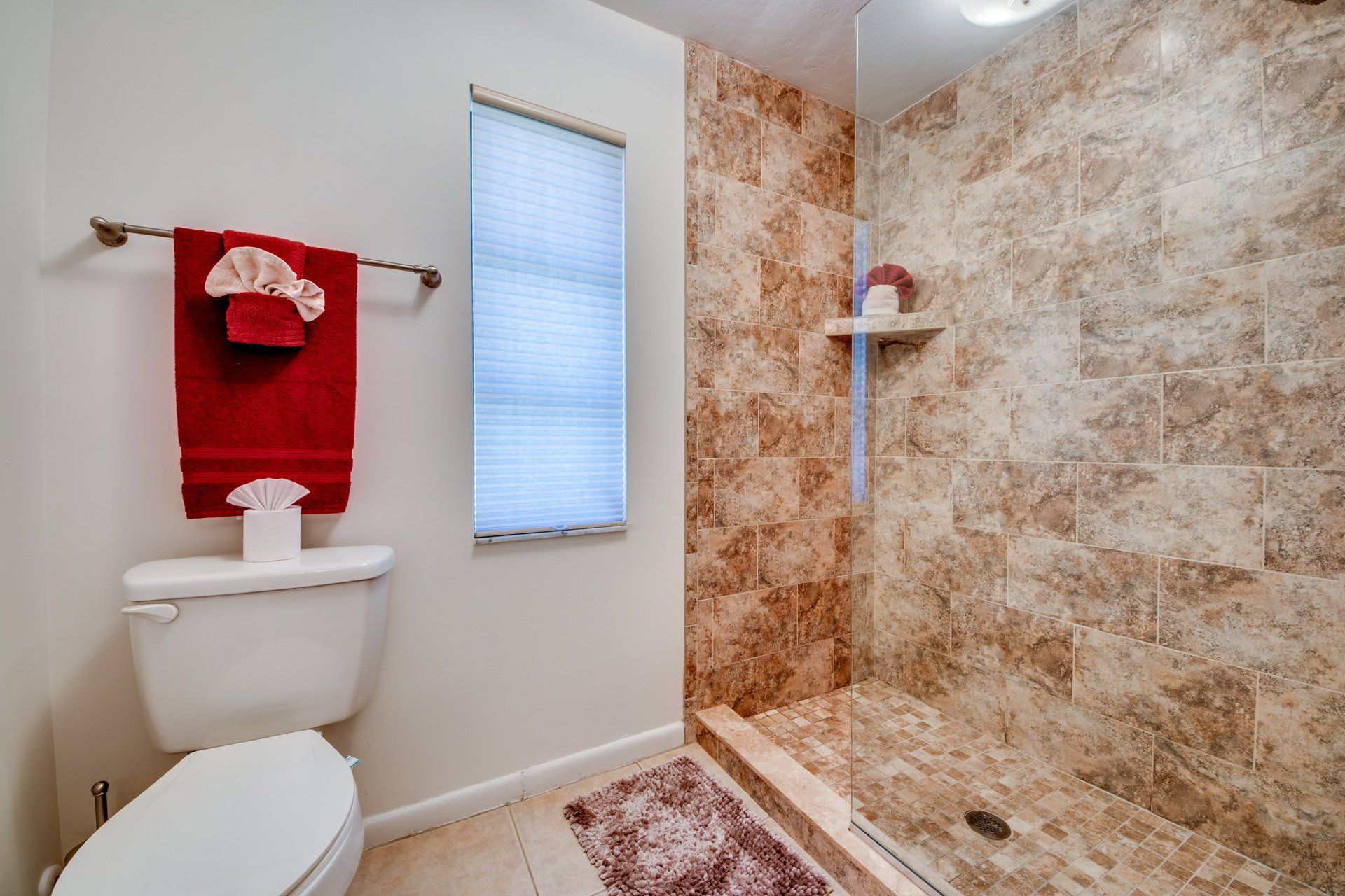 Villa Lion's Garden - Master Bathroom