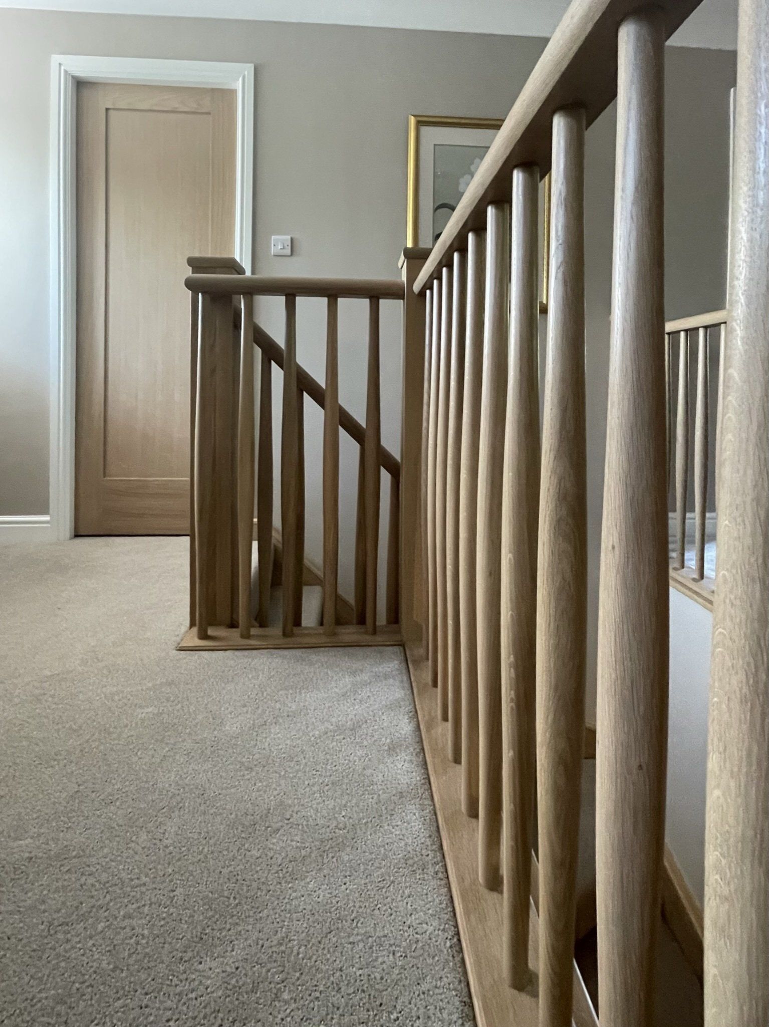 Oak tapered spindle balustrade