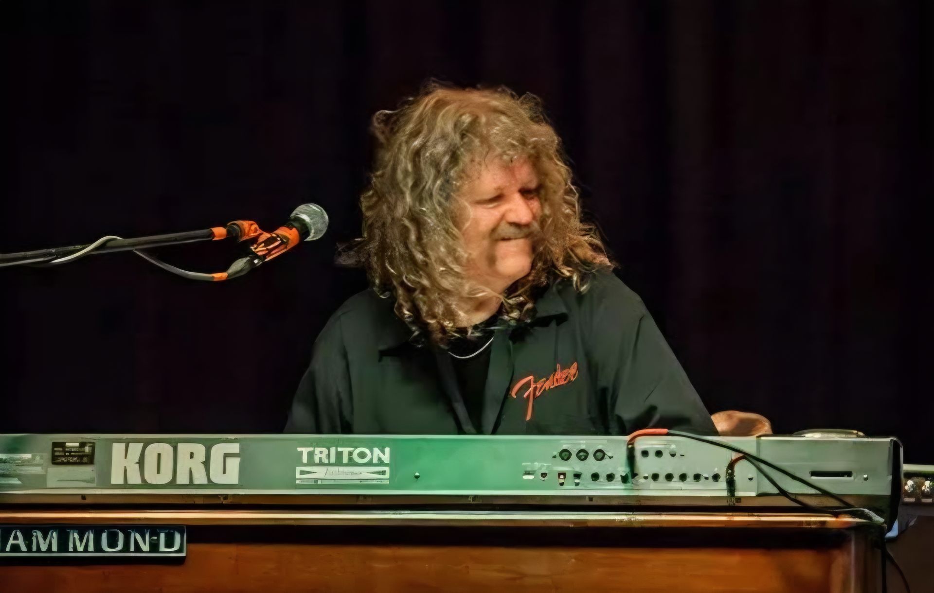 Dave Woodie, Lead Vocals, Keyboards