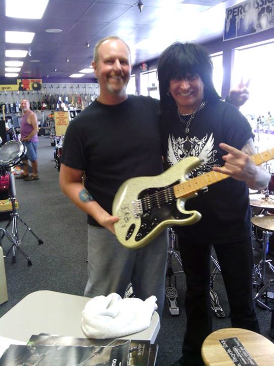 SGT. SHREDDER Rocking To Heal Vets, Inc. Logo, First Soldier Guitar • Shredder Grail • 2013, event photo,