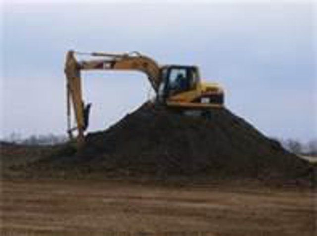 Tractor At Top Of Soil - Ashland, OH - Aztec Topsoil