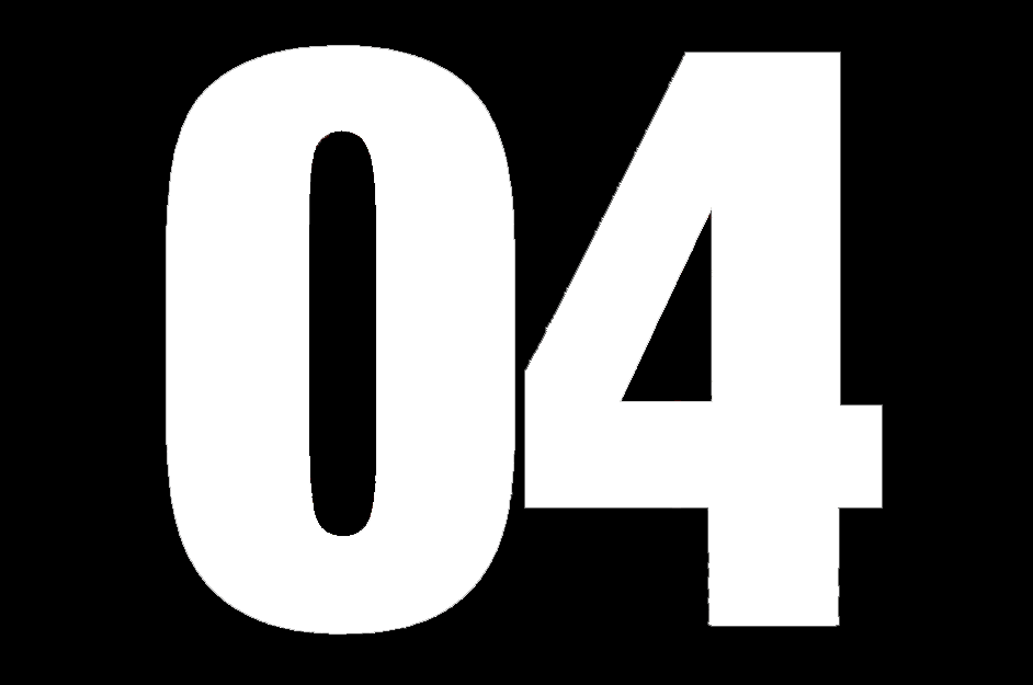 Il numero 04 in caratteri bianchi su sfondo nero.