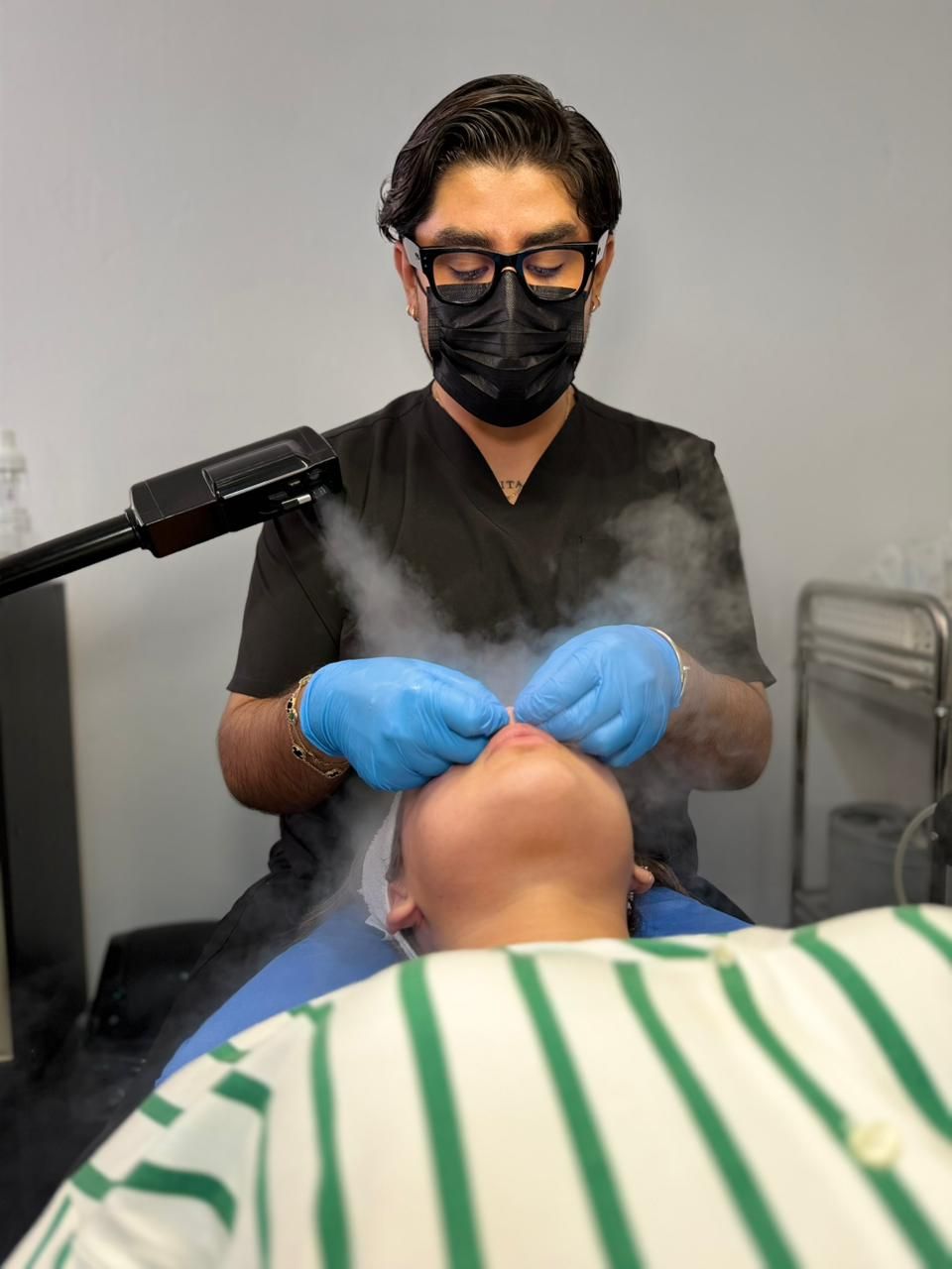 DR. MANUEL GOMEZ ESTHETIC MEDICINE