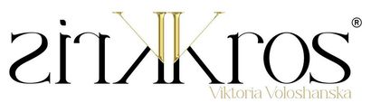Logo “Xaris” specchiato in nero e oro con piccolo testo sottotitolo dorato su sfondo bianco.
