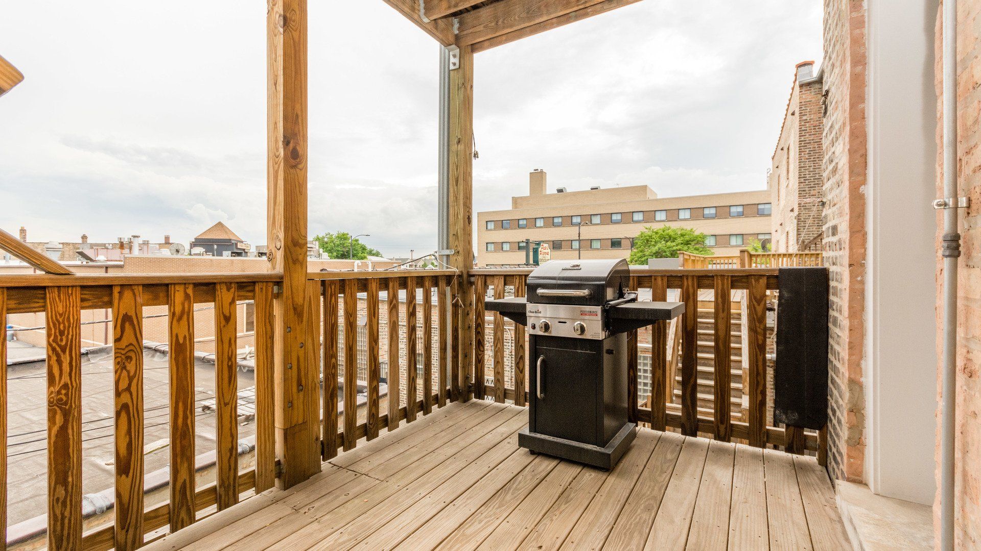3751-57 N Western Ave Deck / Porch with Grill