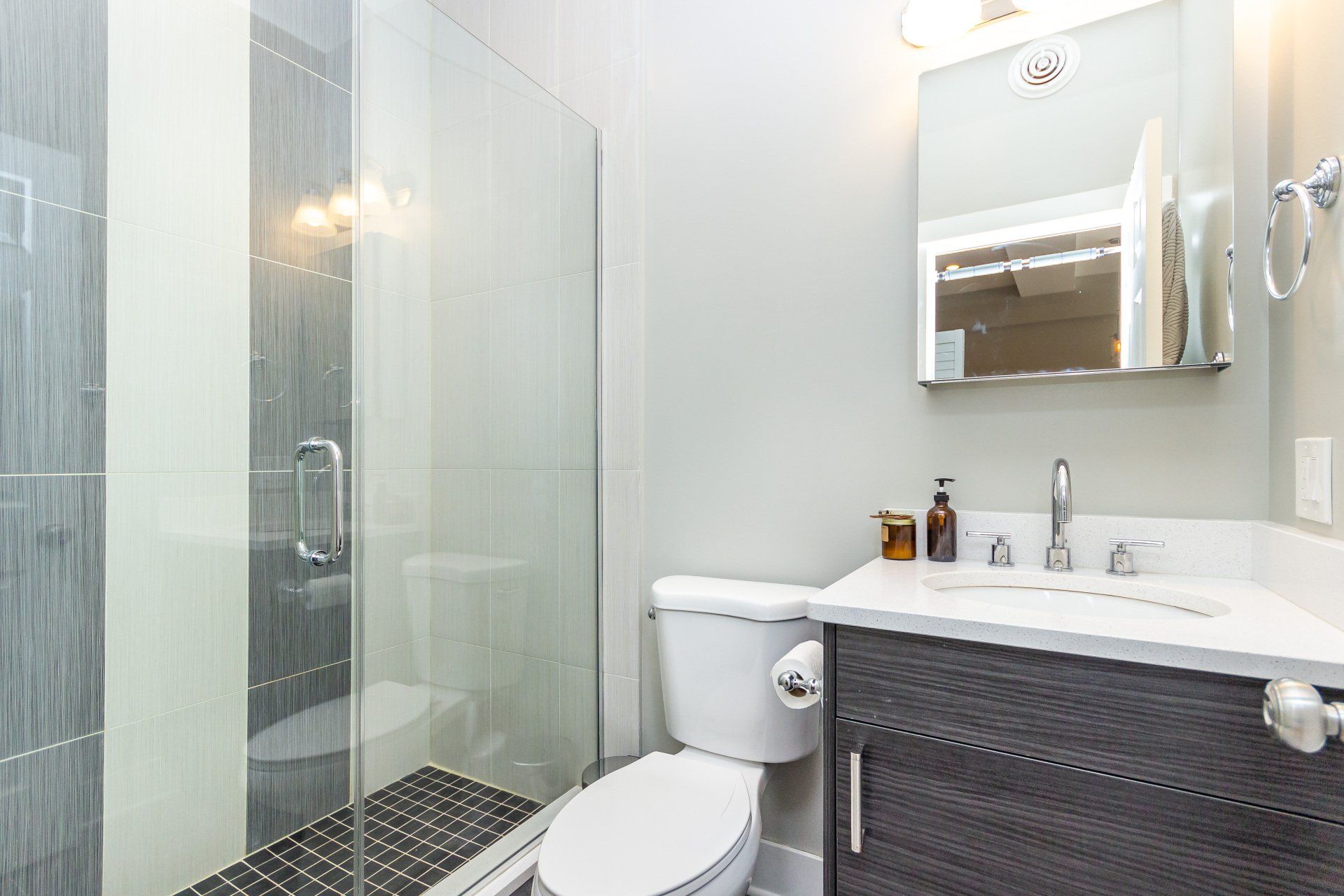 1038 N Ashland Avenue Bathroom