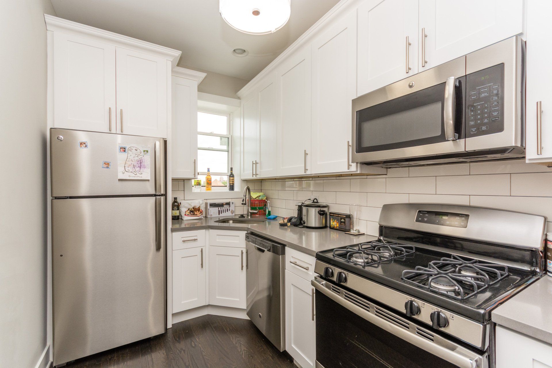 3751-57 N Western Ave Kitchen Appliances