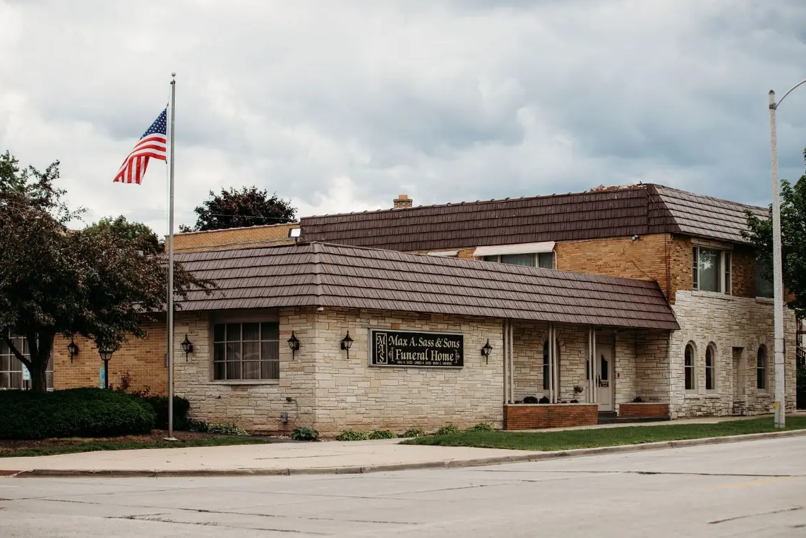 A brick building with a sign that says ' mountain view ' on it