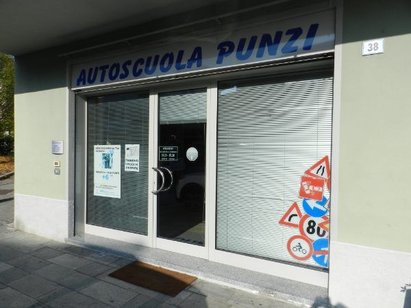 Vetrina Autoscuola
