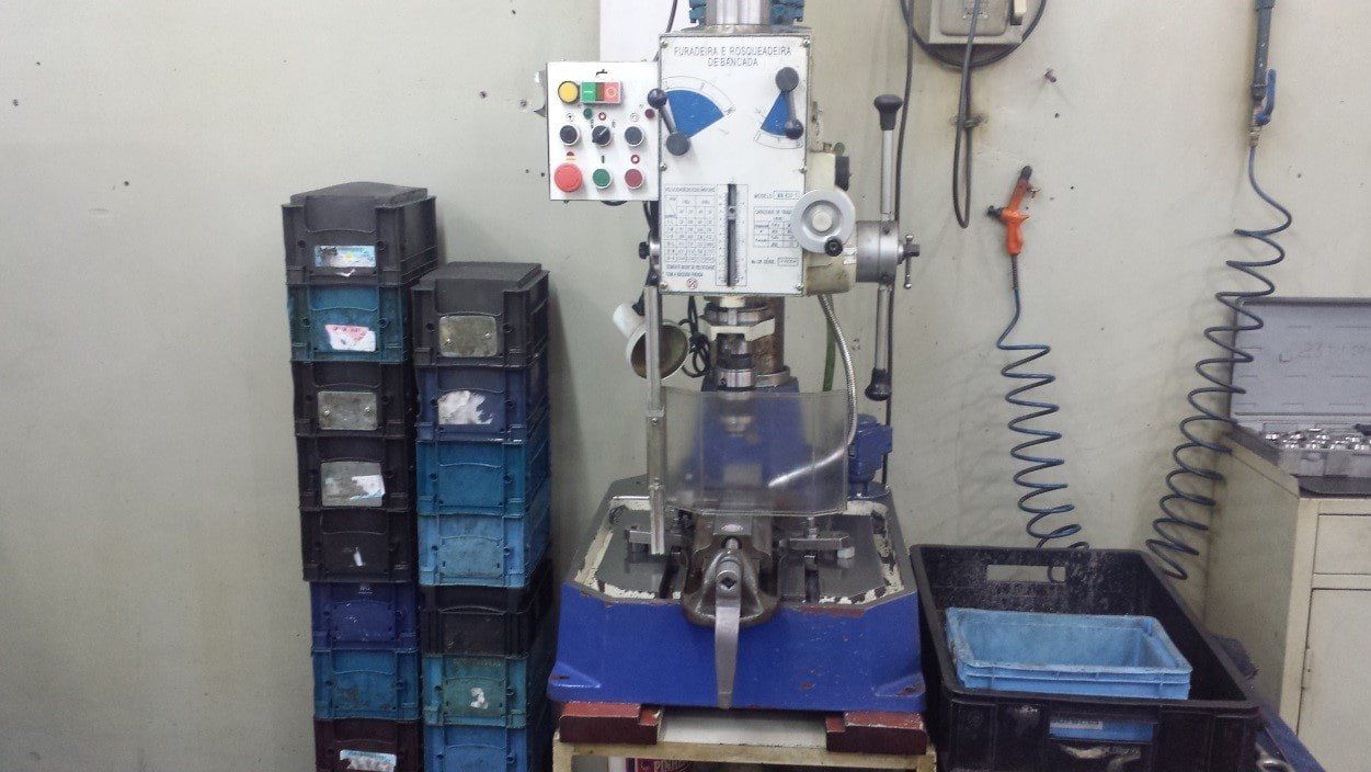 Furadeira Rosqueadeira Automática - Guatifer Usinagem e Ferramentaria