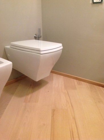 rivestimento in legno per il bagno