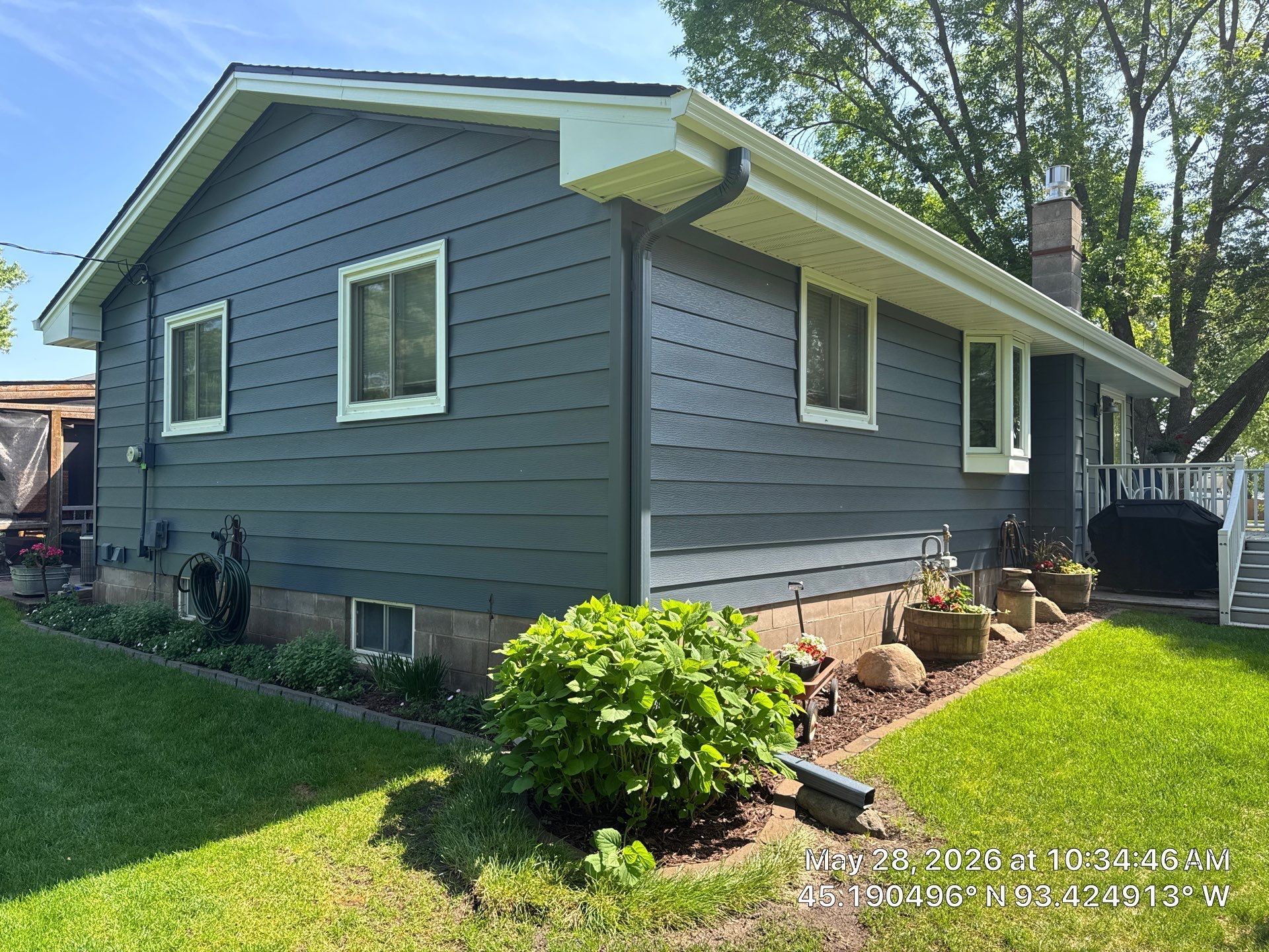 We installed seamless steel siding on this home in Dayton, MN.
