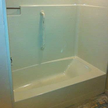 Interior Painting — Fiberglass Tub After In Room in Versailles, KY