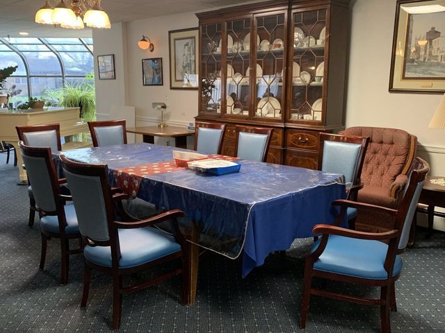 Dinning Area — Cleveland, OH — Park Creek Center