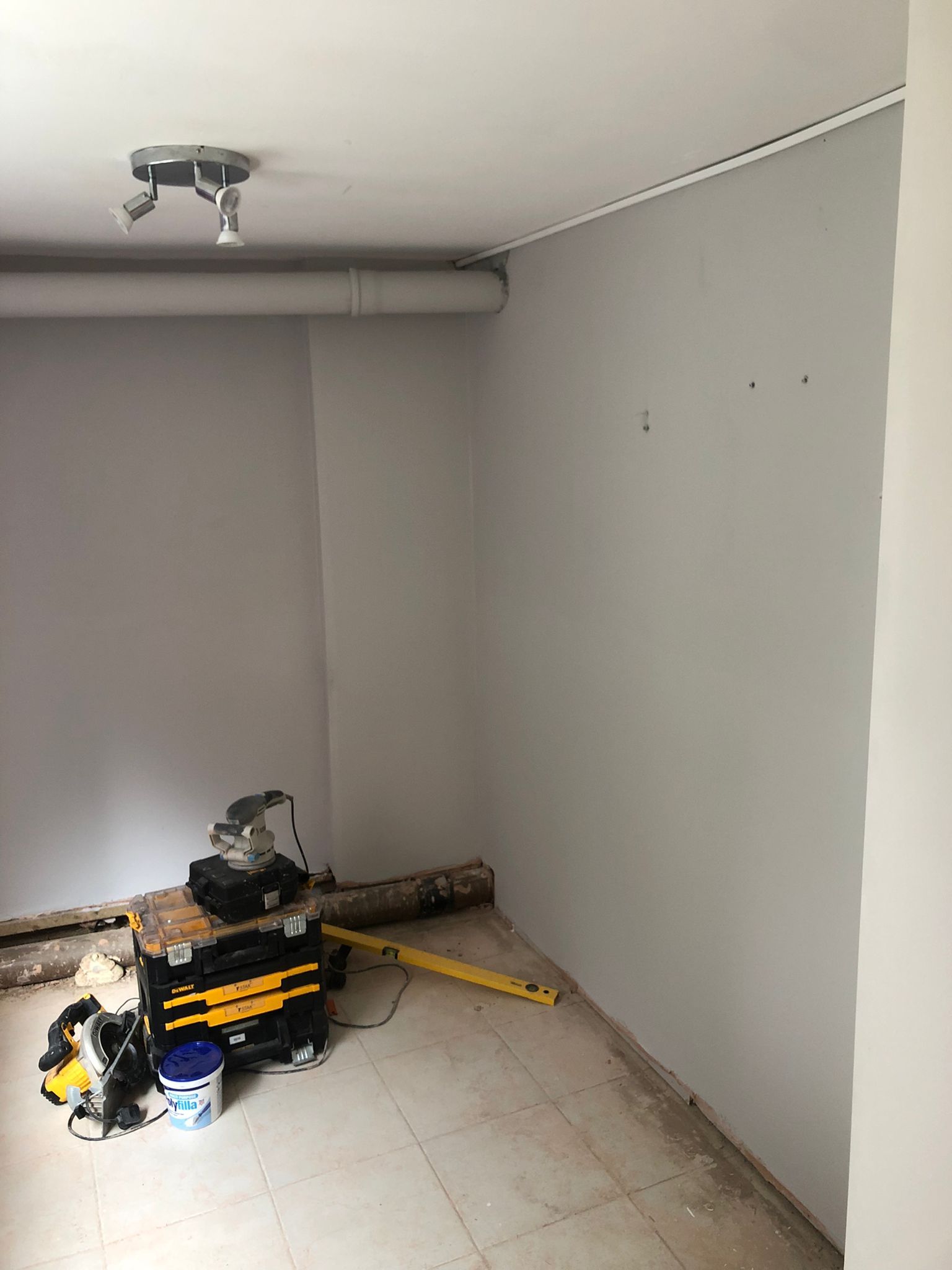 Elite Edge Painters and Decorators Manchester - wall painted grey