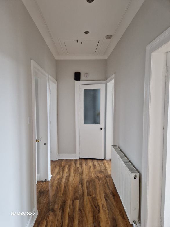Painters and Decorators Manchester - hallway painted white