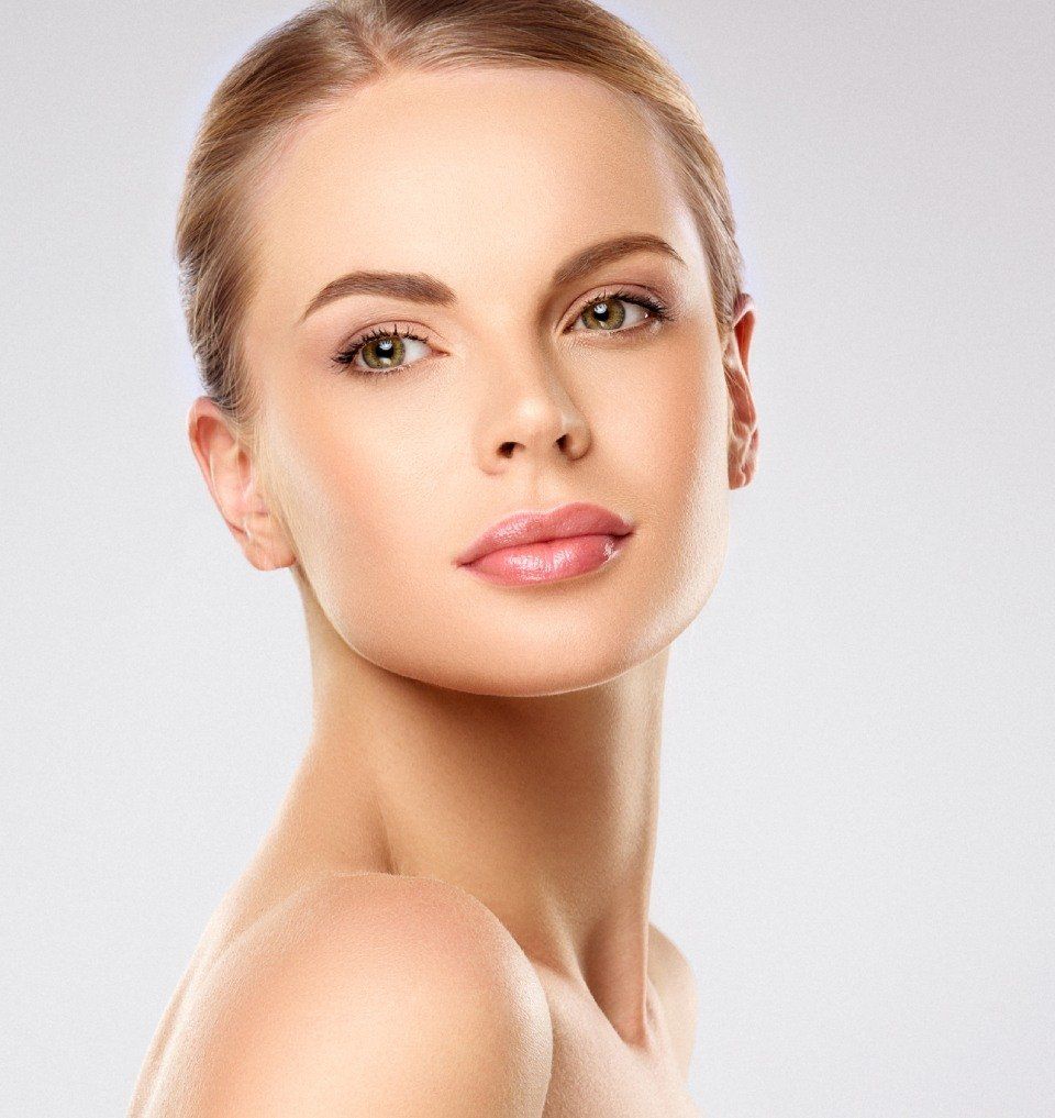 Modella per testimonial di salone di parrucchiere