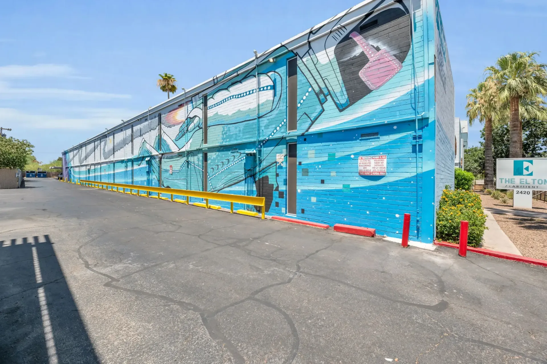 a large mural on the side of a building that says the elton