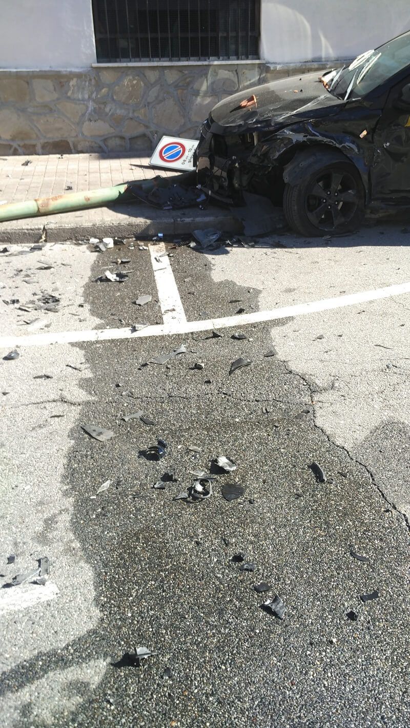 manto stradale danneggiato