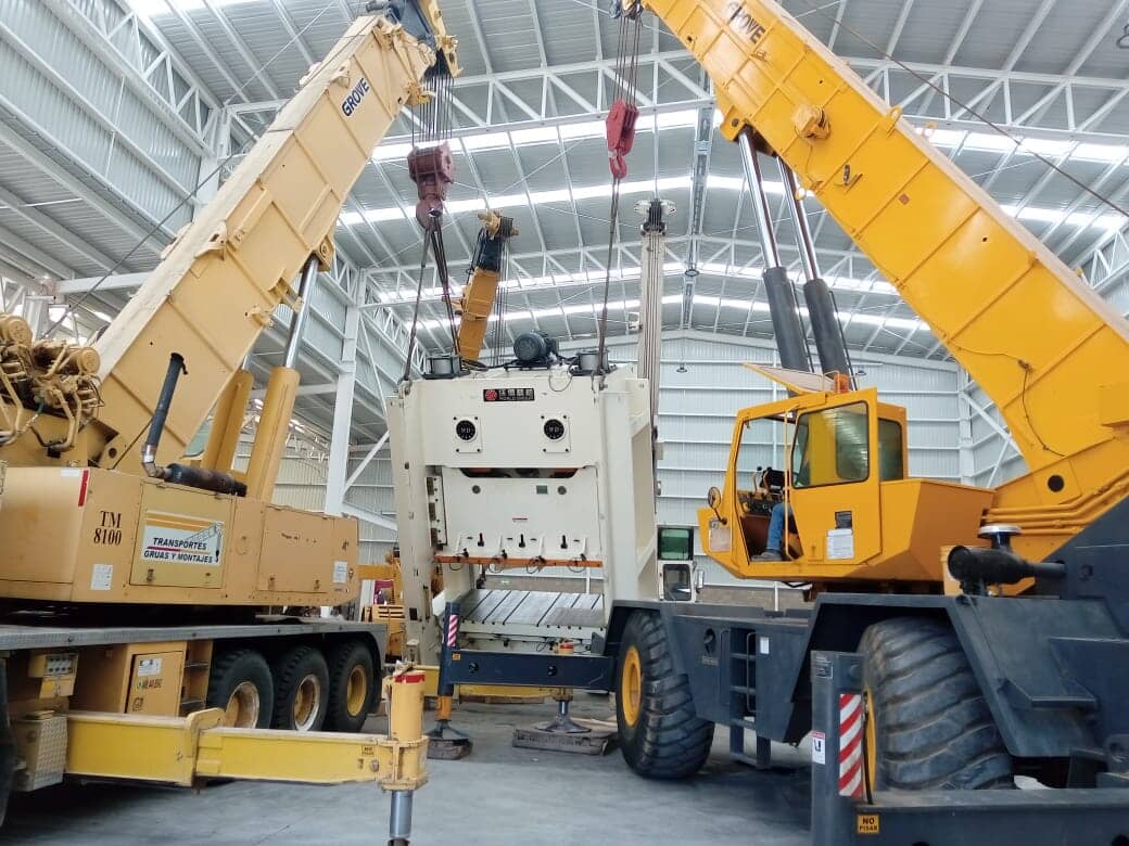 TRANSPORTES GRÚAS Y MONTAJES