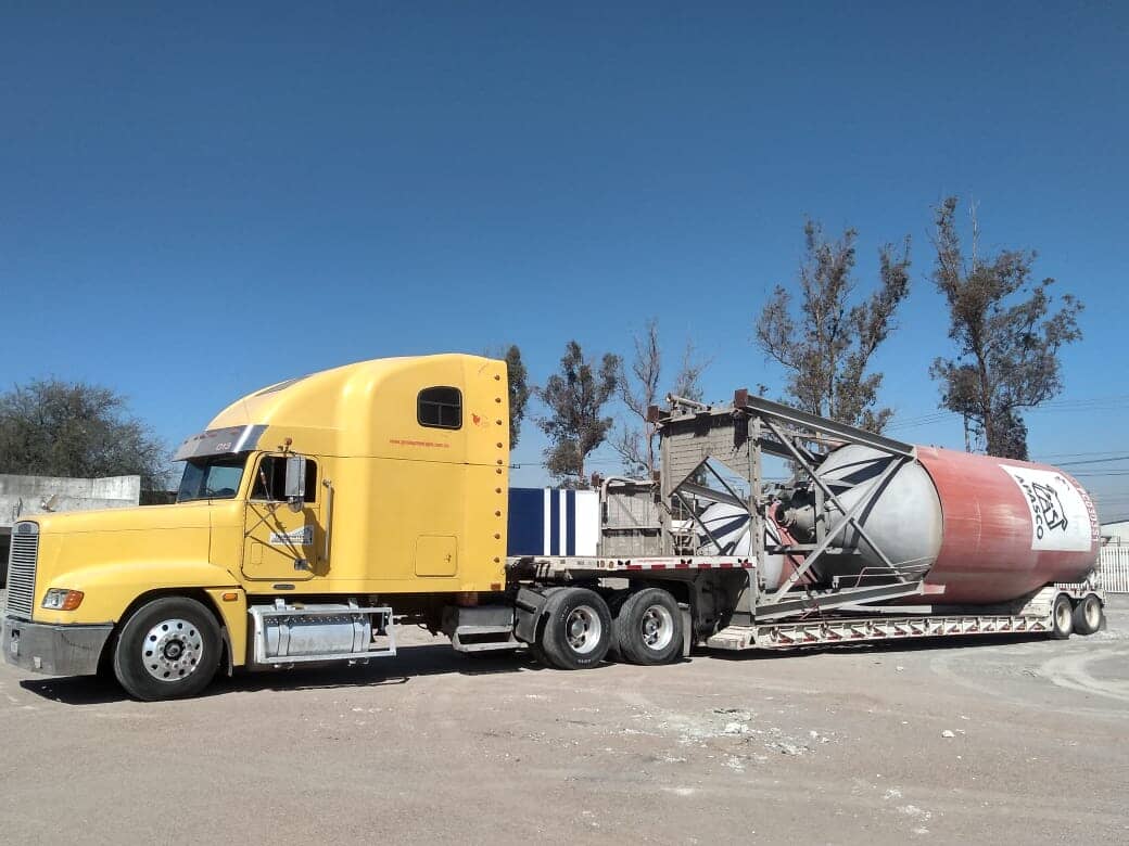 TRANSPORTES GRÚAS Y MONTAJES