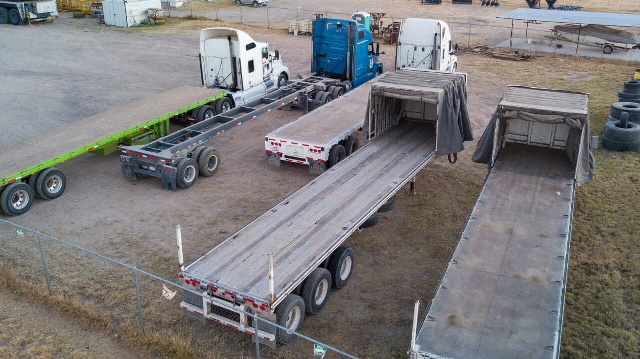 TRANSPORTES GRÚAS Y MONTAJES