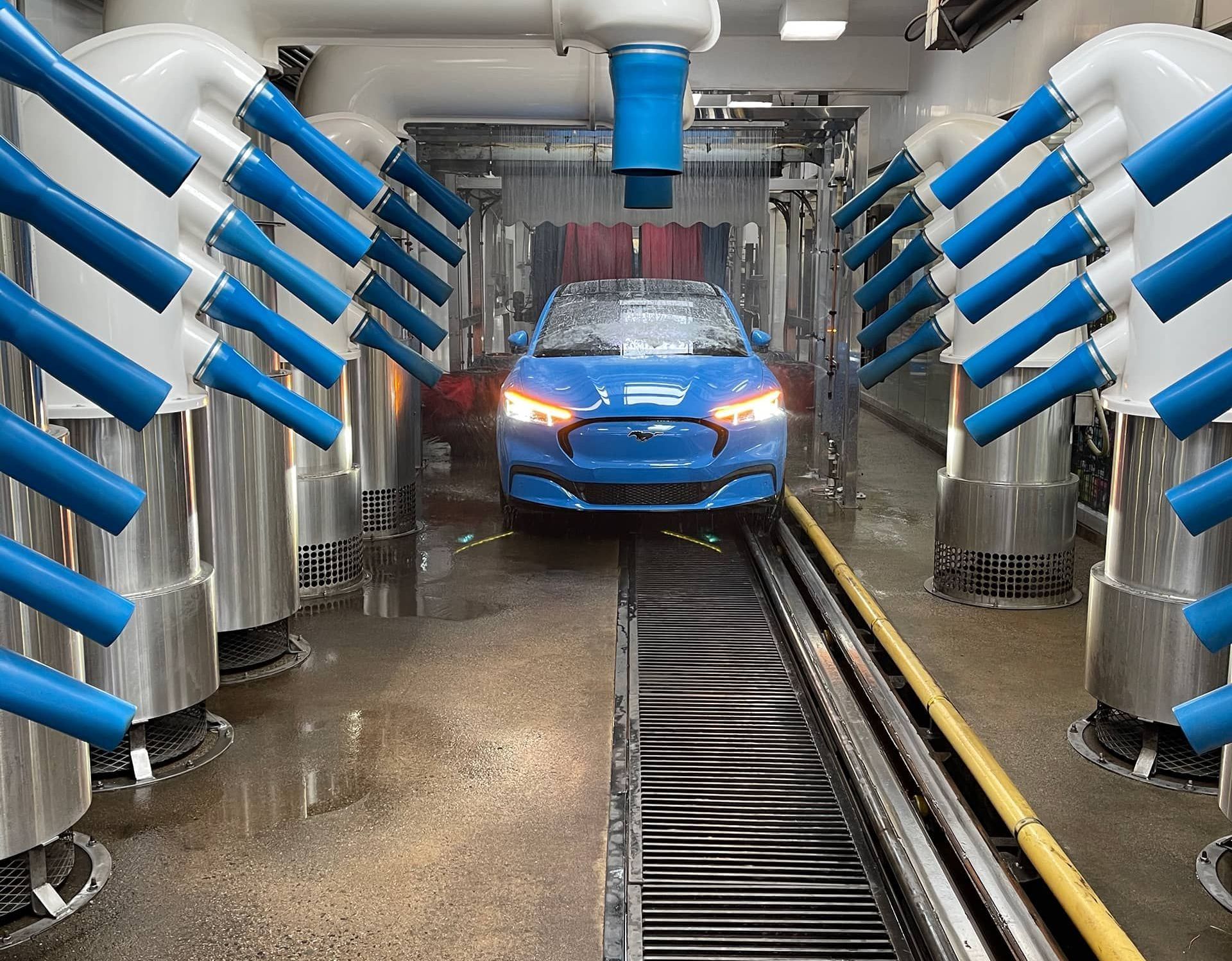 Car Washing | American Car Wash in Roslyn, NY