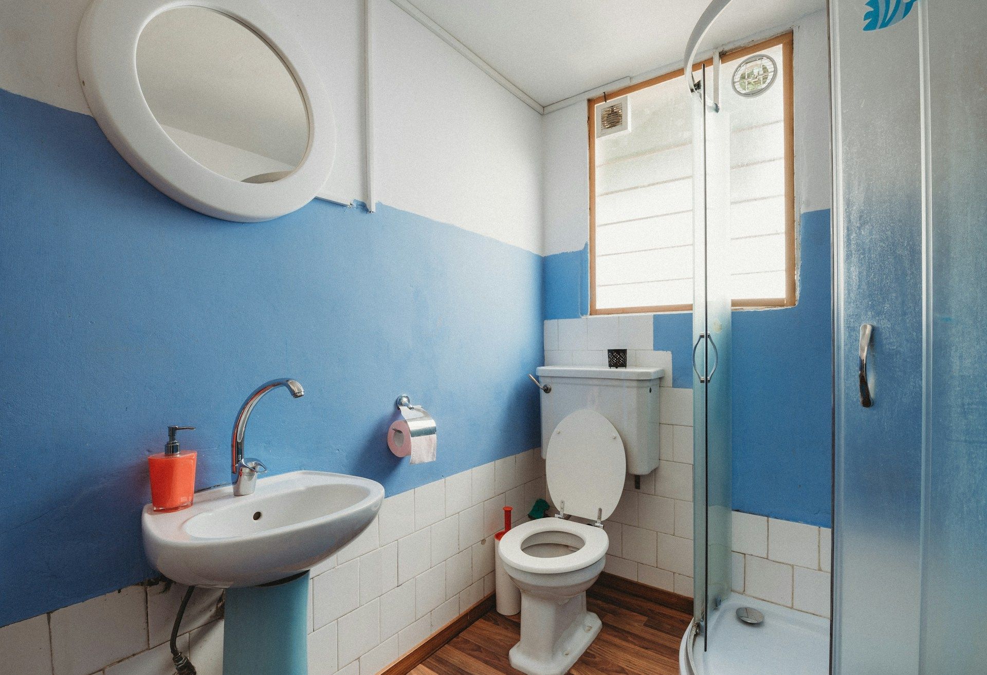 outdated bathroom