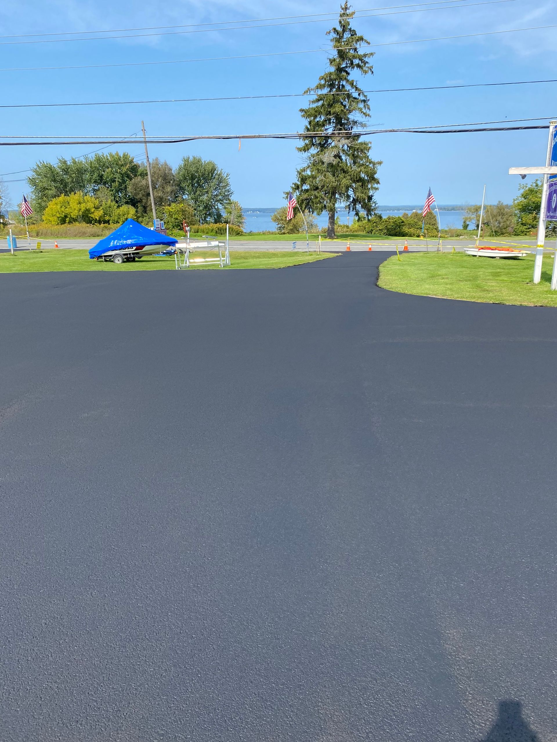 A parking lot with a sign that says ' motel ' on it