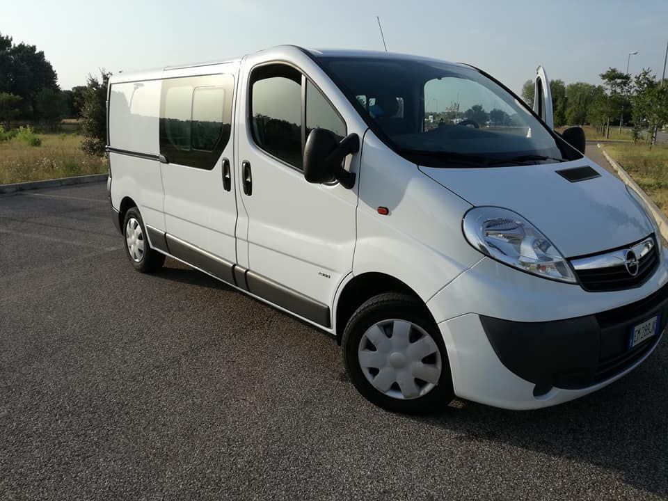 Noleggio furgoni e pulmini 6/9 posti