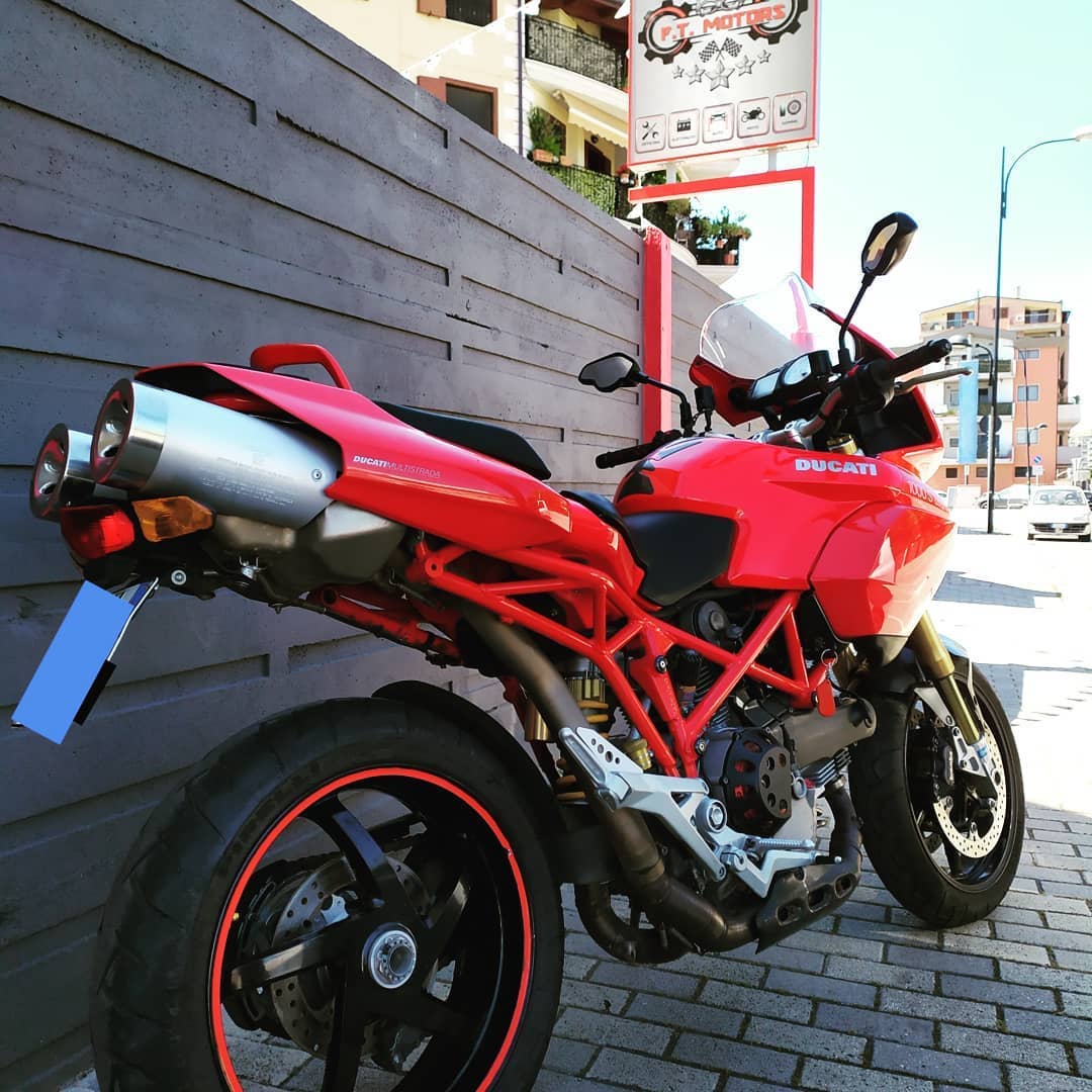moto rossa