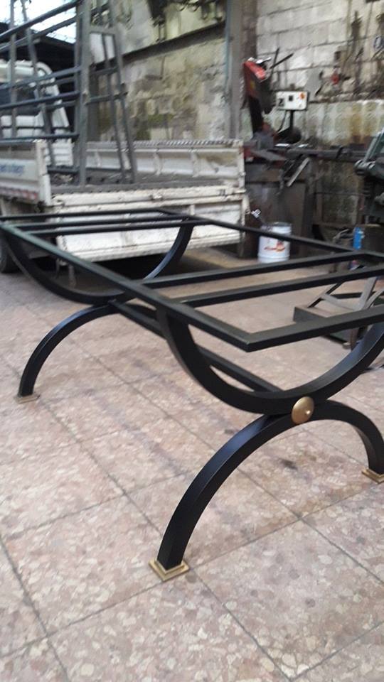 tavolino in ferro battuto