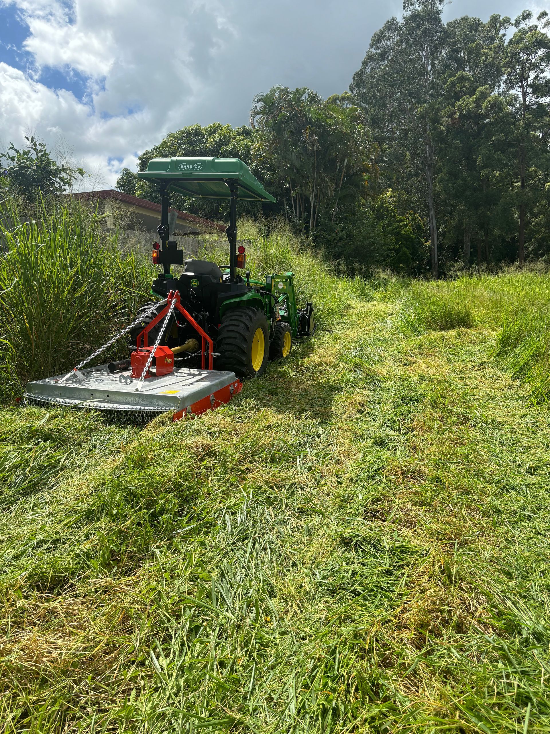 John deere 3038e Slashing