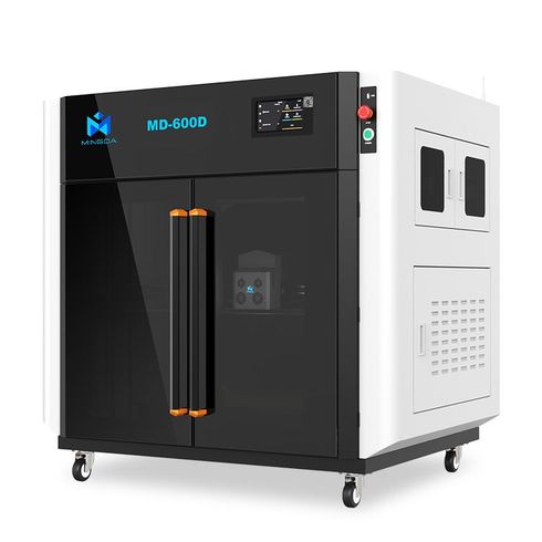 Een 3D-printer waar een rood licht uit komt