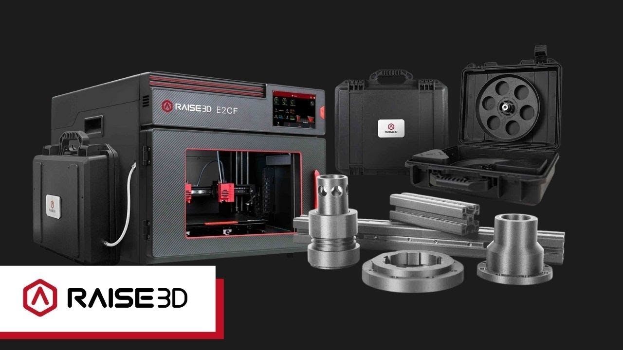 Een raise 3d machine is omgeven door verschillende stukken metaal