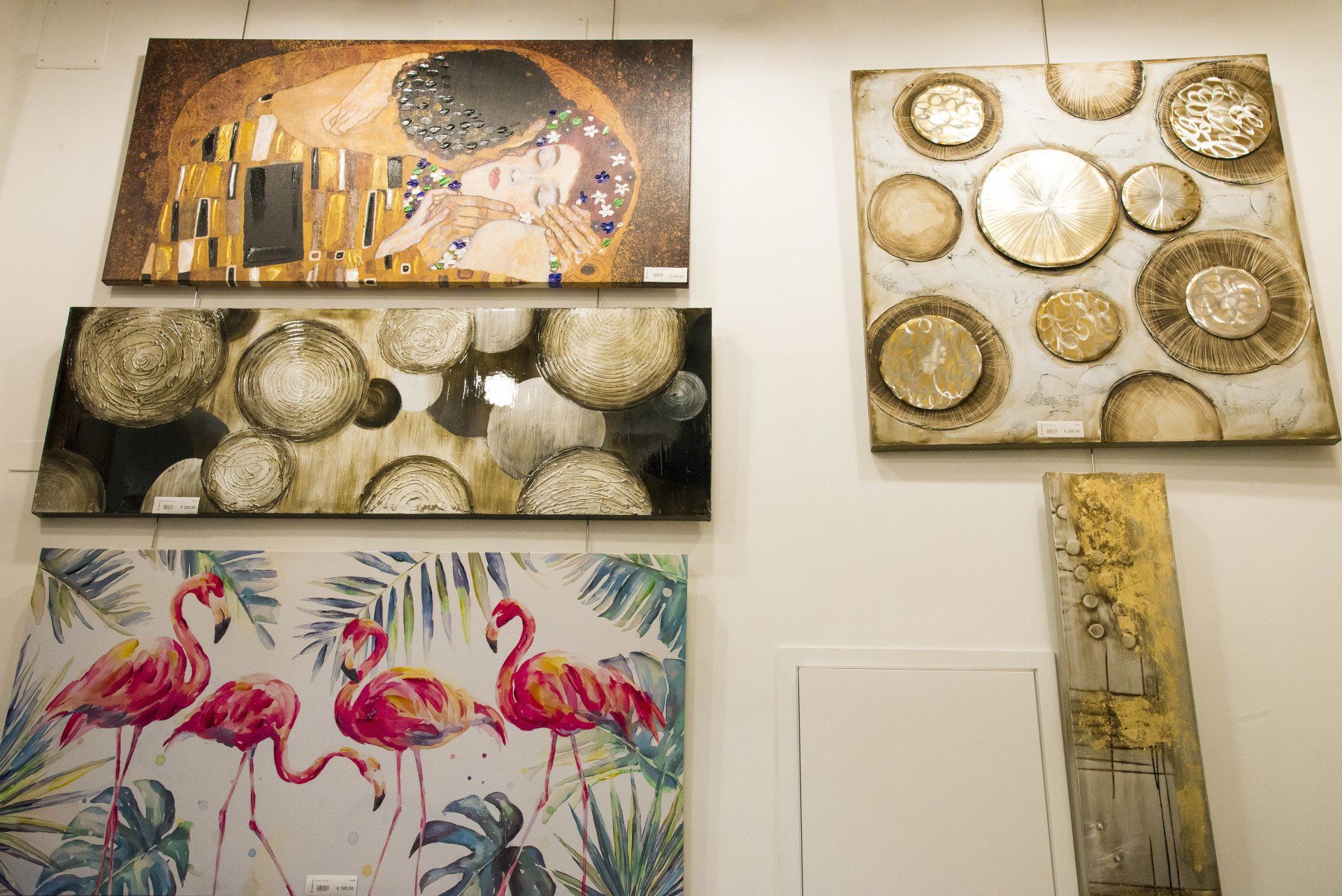 Alcuni quadri e stampe su tela