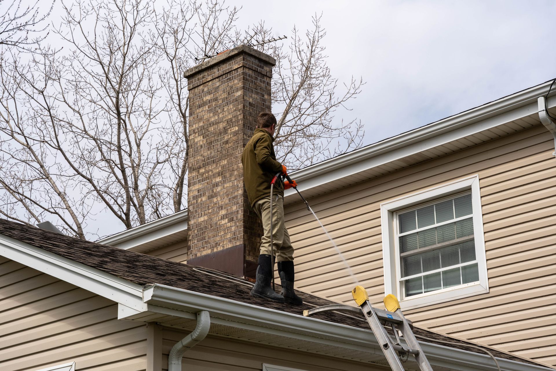 roof softwashing in Dayton, Ohio