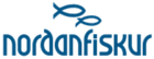 Merki fyrirtækisins "Nordanfiskur" með tveimur stílfærðum bláum fiskum fyrir ofan bláa orðmerkið.