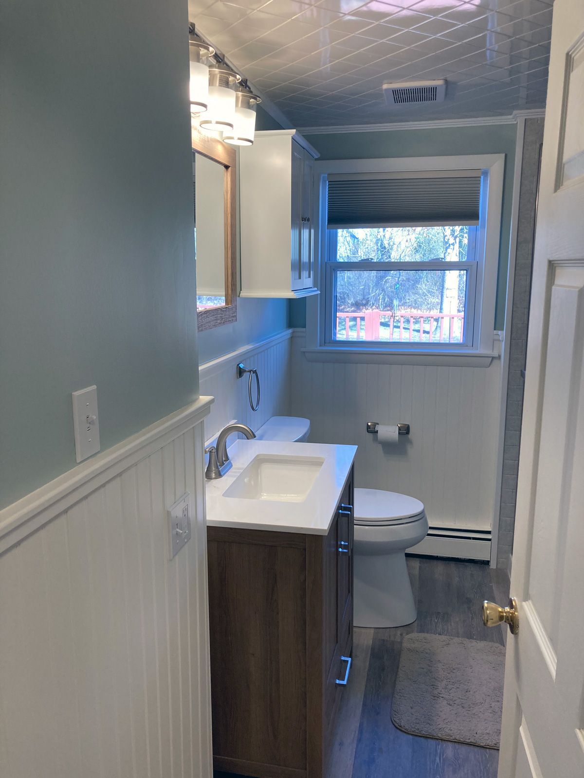 photo of bathroom with sink and toilet