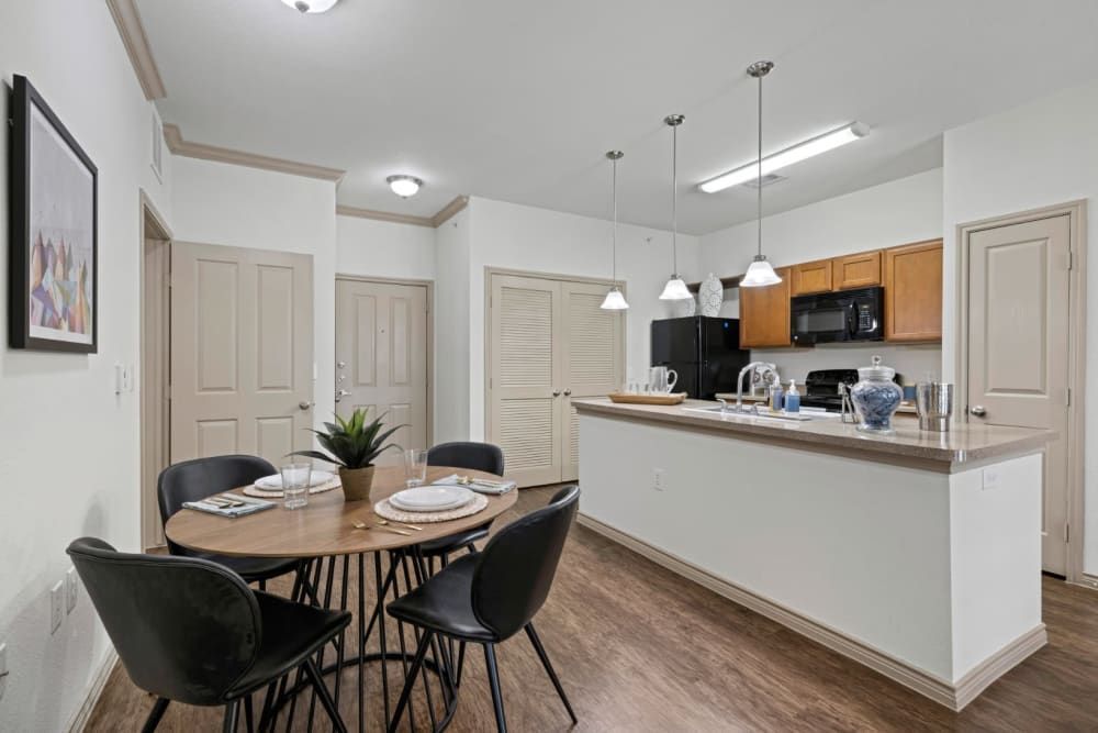 Dining Area at The Marquis at Brushy Creek